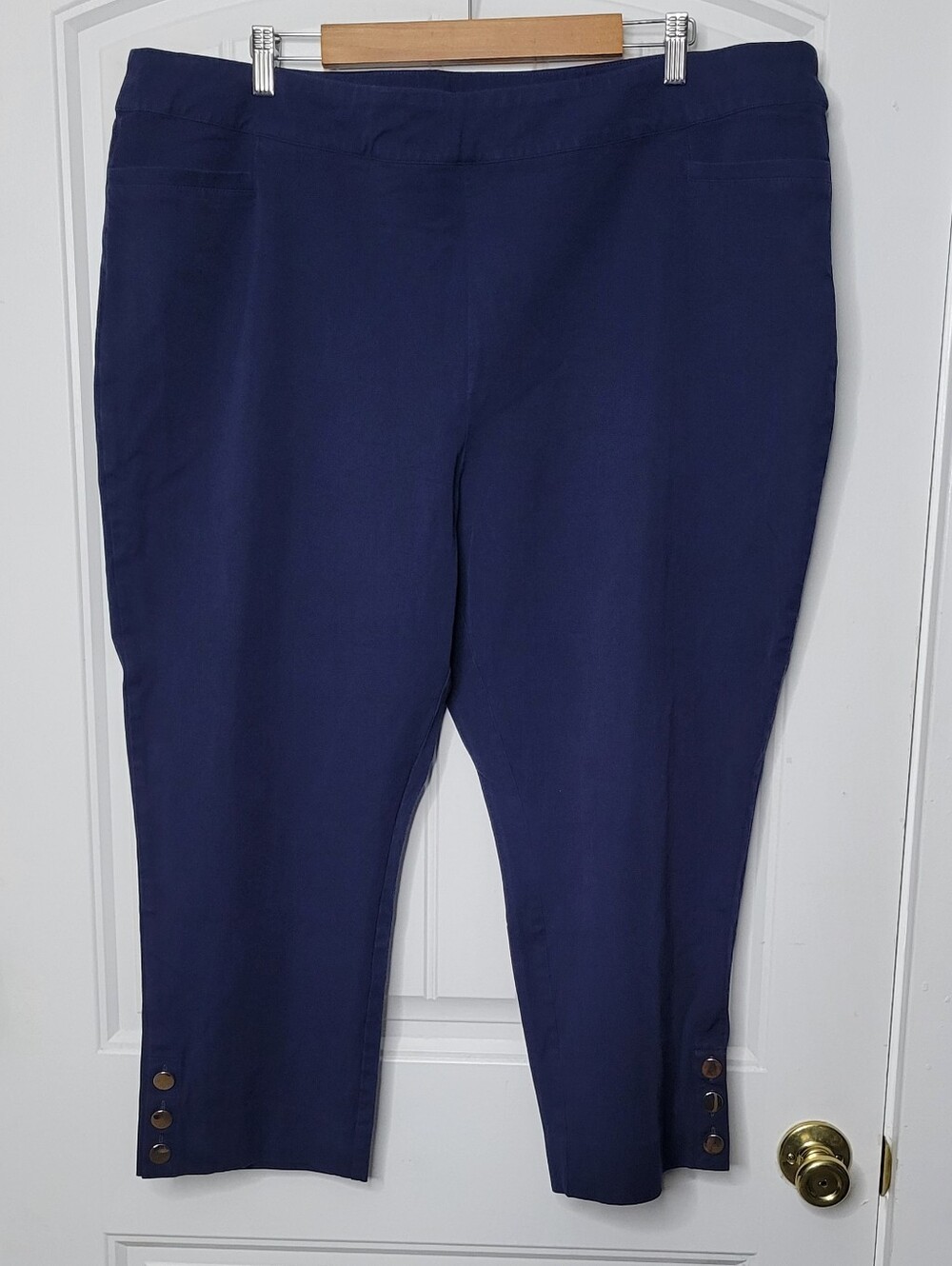 Soft Surroundings Navy Cropped Button-Hem Pants
